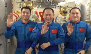 中国空间站发出“星河祝福”，祝全国人民新年快乐！