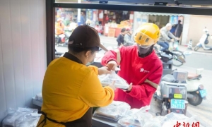 从“贴膘”到“贴瘦” 广西医院低脂餐成市民“新宠”