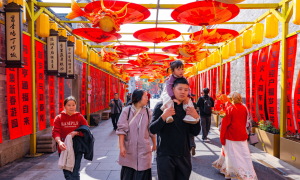 千米城墙映灯火 千年古城贺新春