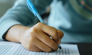 从「双减」到禁购试卷：命题权为何必须回到校内？