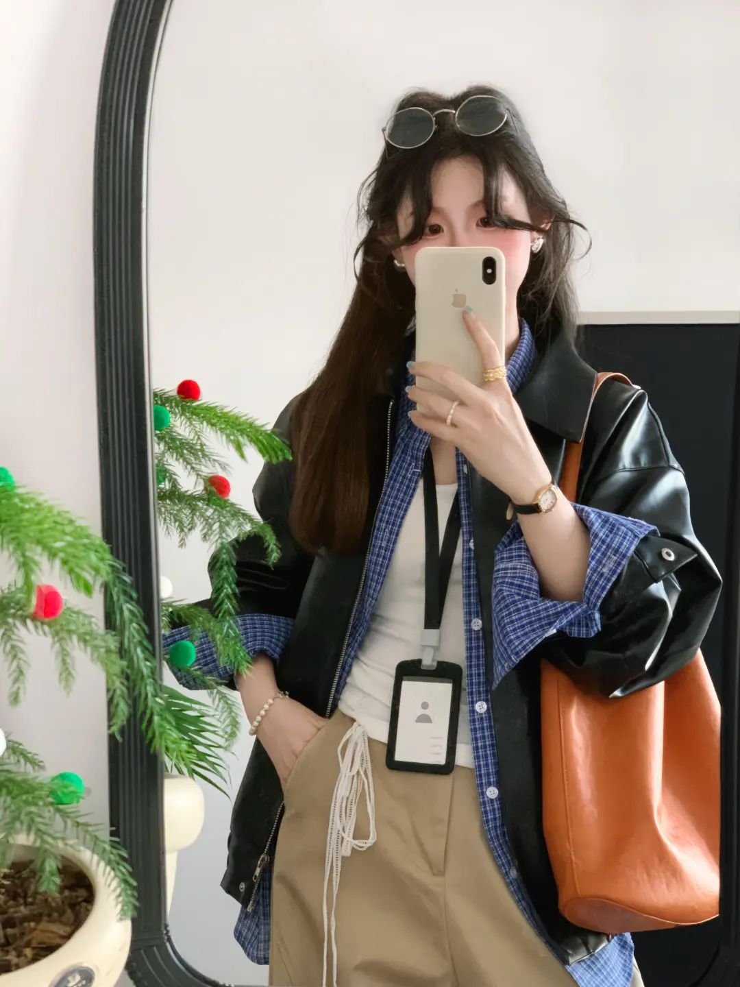 早秋皮衣的搭配思路，拜托路人感！