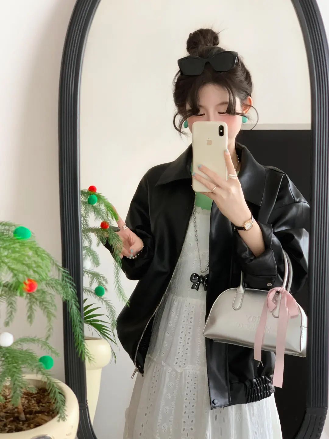 早秋皮衣的搭配思路，拜托路人感！