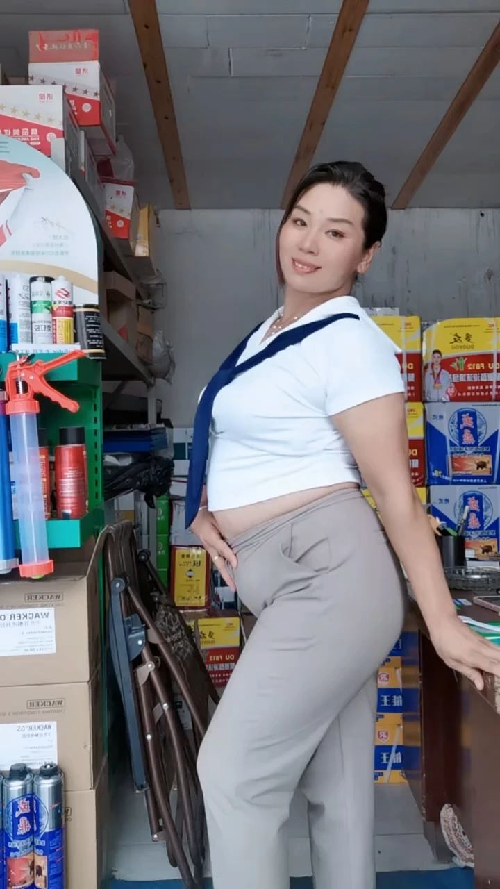 紧身牛仔搭配风格