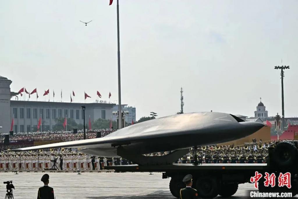 法新社镜头下中国阅兵的钢铁洪流，来了