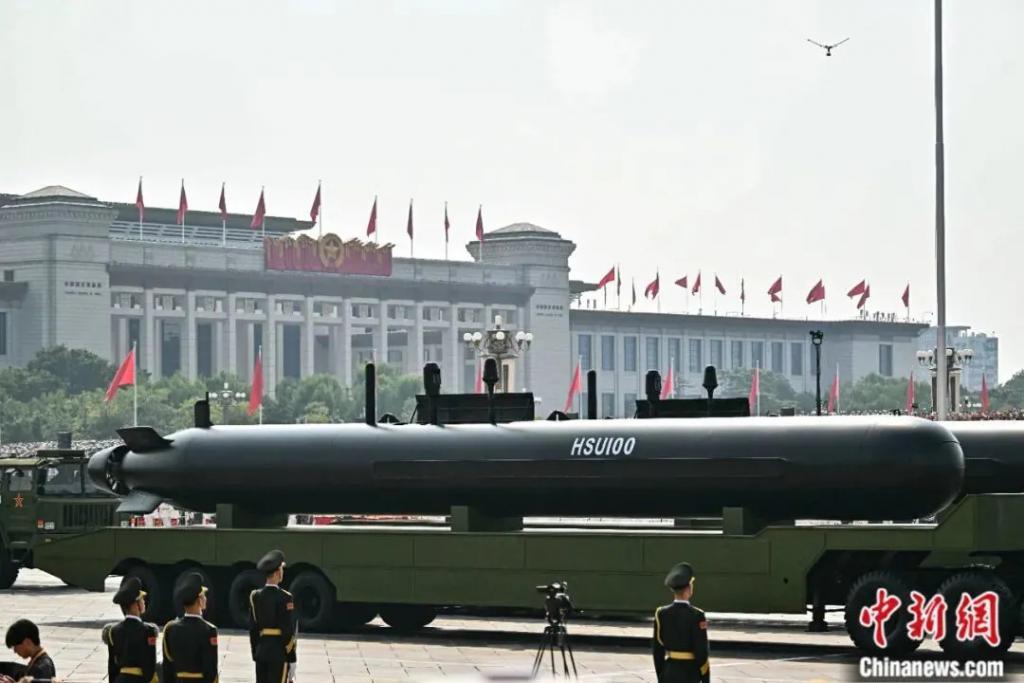 法新社镜头下中国阅兵的钢铁洪流，来了