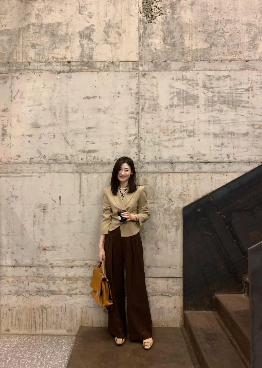 秋季大大方方的漂亮，女人味穿出来！