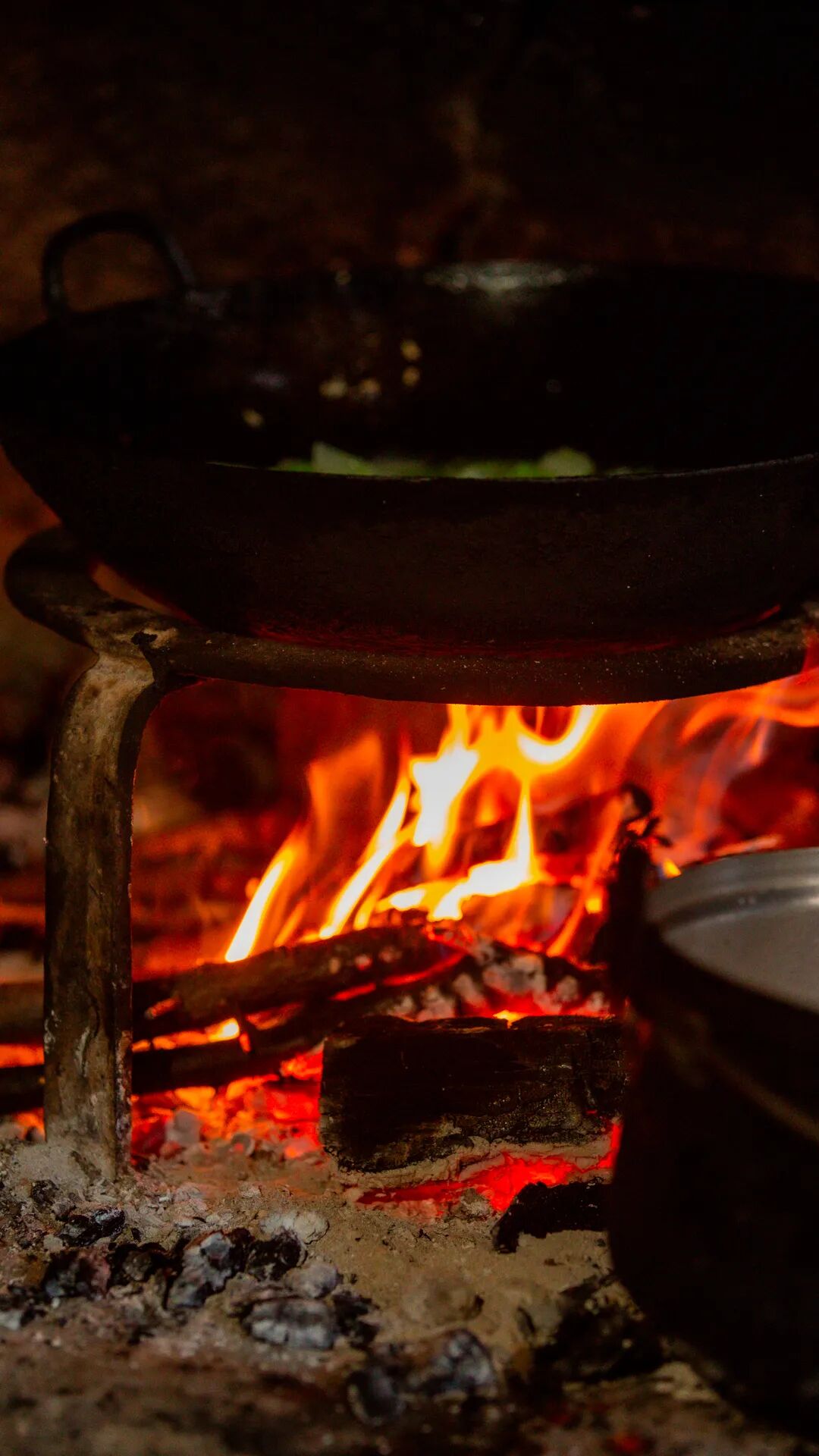 徒步火山村只有村民知晓的森林草甸