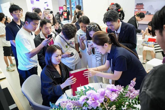 ‏华为 Mate XTs 非凡大师正式开售：‏‏全新‏‏体验，尊享非凡