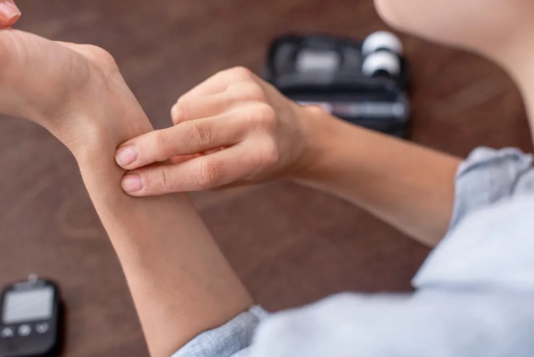 心跳慢的人长寿，1分钟跳多少次最健康？