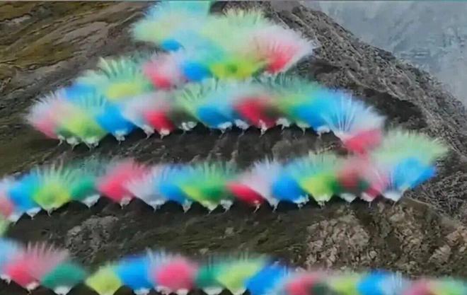 始祖鸟“玩火”遭痛批