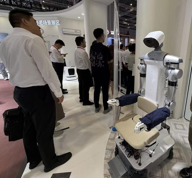 工博会这些“智能护工” 太懂养老需求了