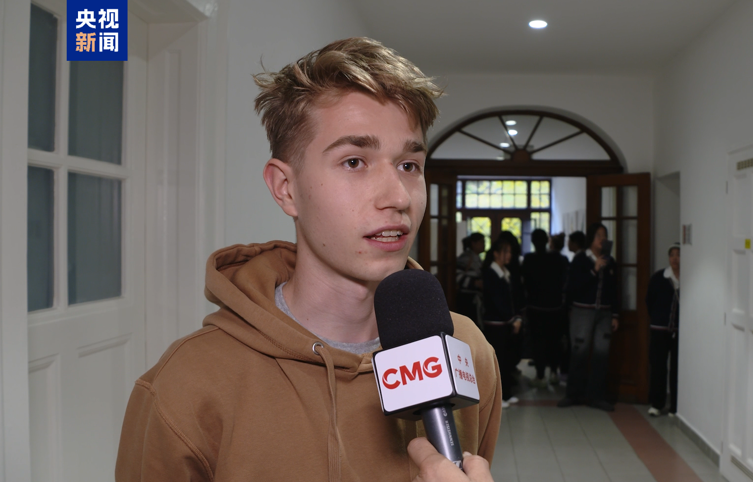 走进匈牙利天文台 点燃青少年航天梦