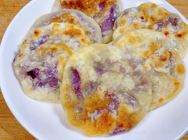 太喜欢这个饼了，做法简单，软糯香甜，秋天吃正当时！ ...