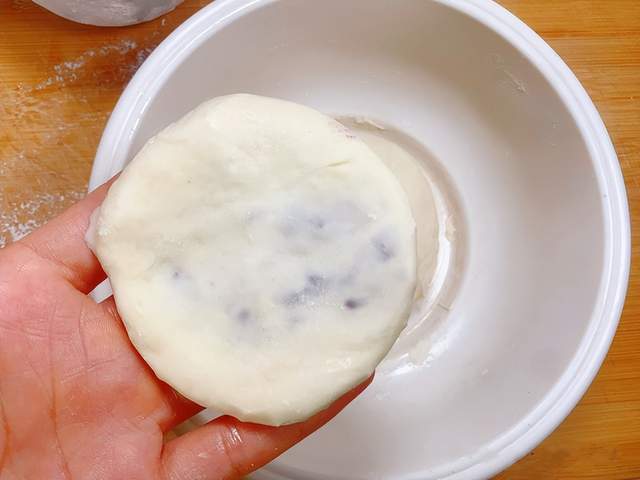 太喜欢这个饼了，做法简单，软糯香甜，秋天吃正当时！ ...