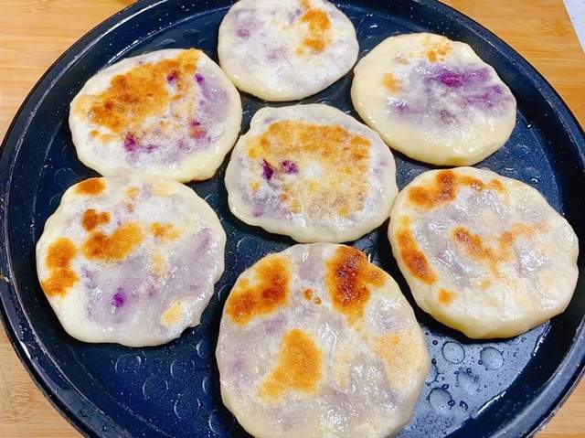 太喜欢这个饼了，做法简单，软糯香甜，秋天吃正当时！ ...