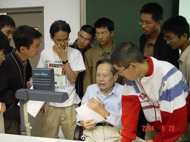 杨振宁先生逝世，月初刚过完103岁生日！