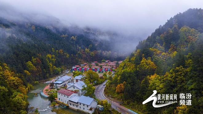 霍州七里峪景区：秋染七里峪 烟雨绘丹青