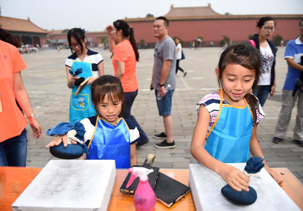 他用十余万张照片“对话”百年故宫