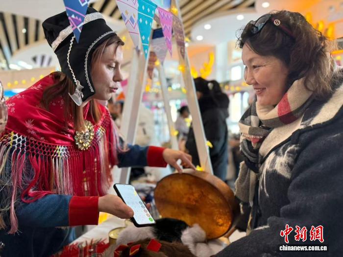 内蒙古冰雪旅游季在“中国驯鹿之乡”启动