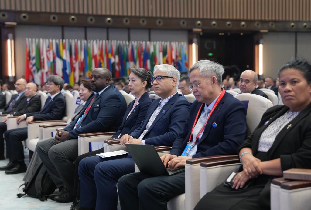 共筑网络空间命运共同体