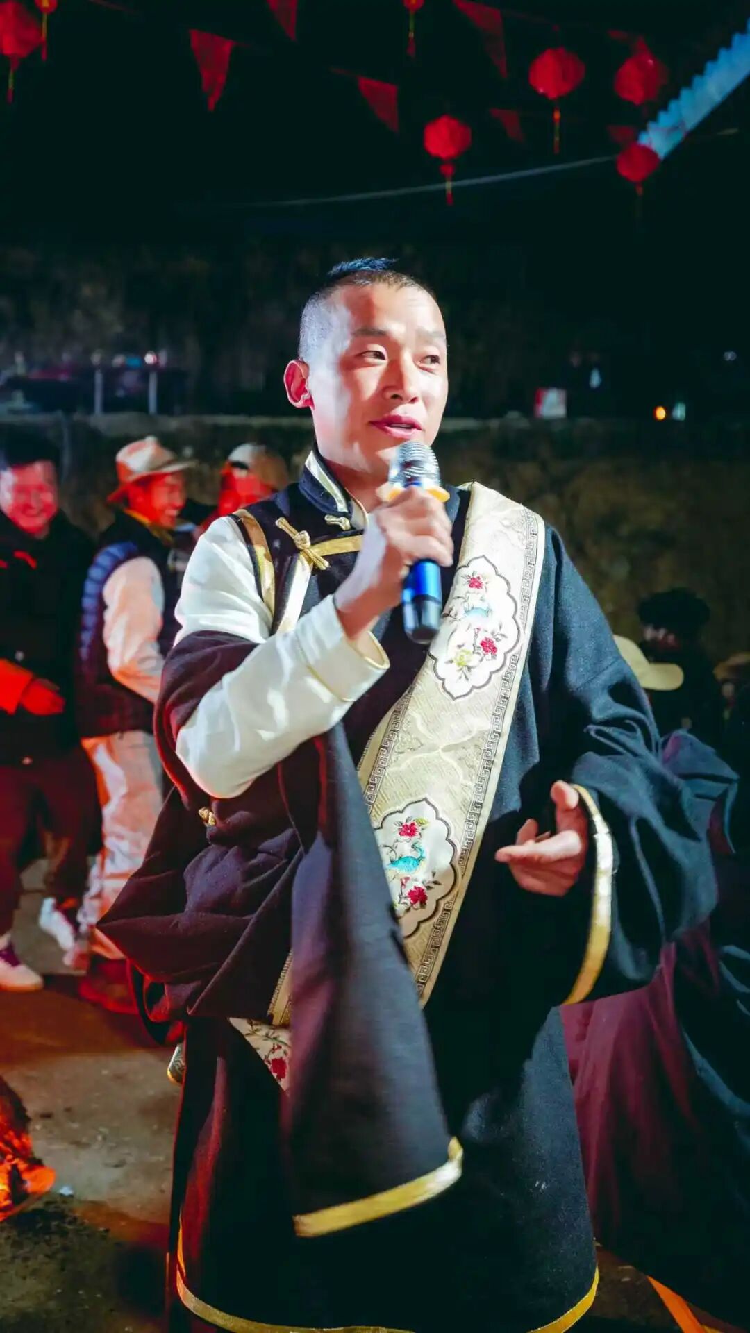 石家本藏族婚礼的狂欢之夜