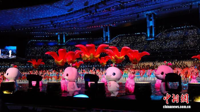 海外嘉宾点赞十五运开幕式