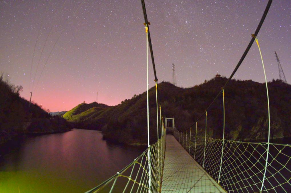 我国北方多地拍到了极光！