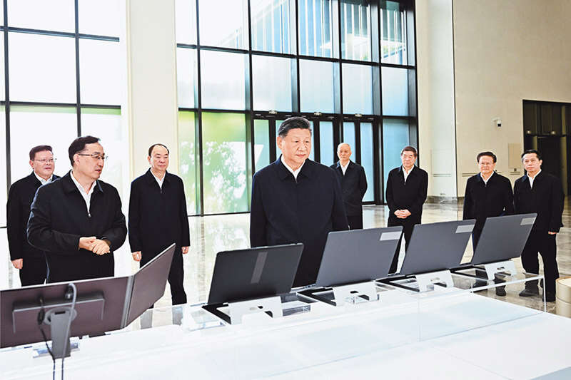 习近平：因地制宜发展新质生产力