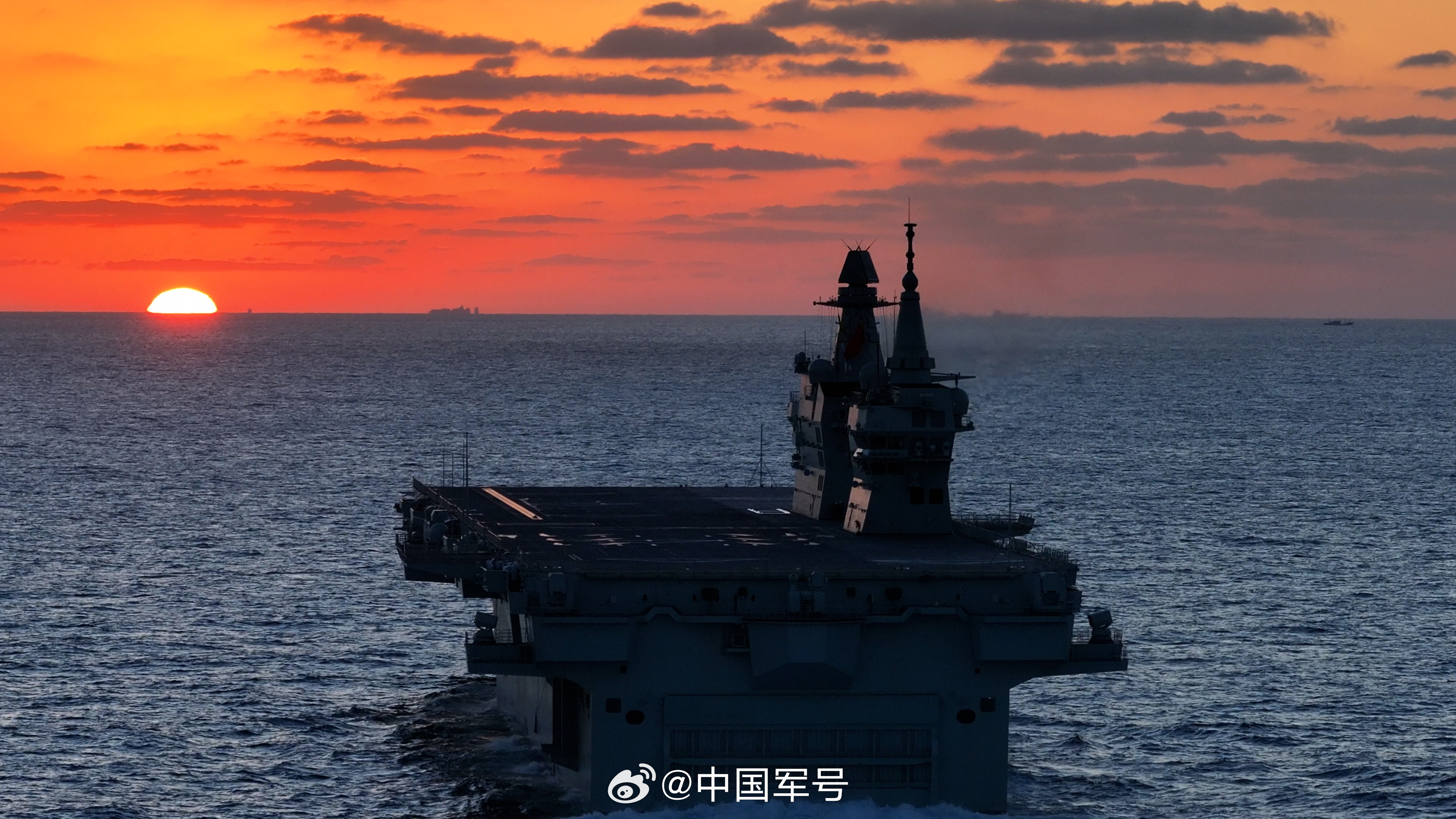 四川舰首次航行试验完成