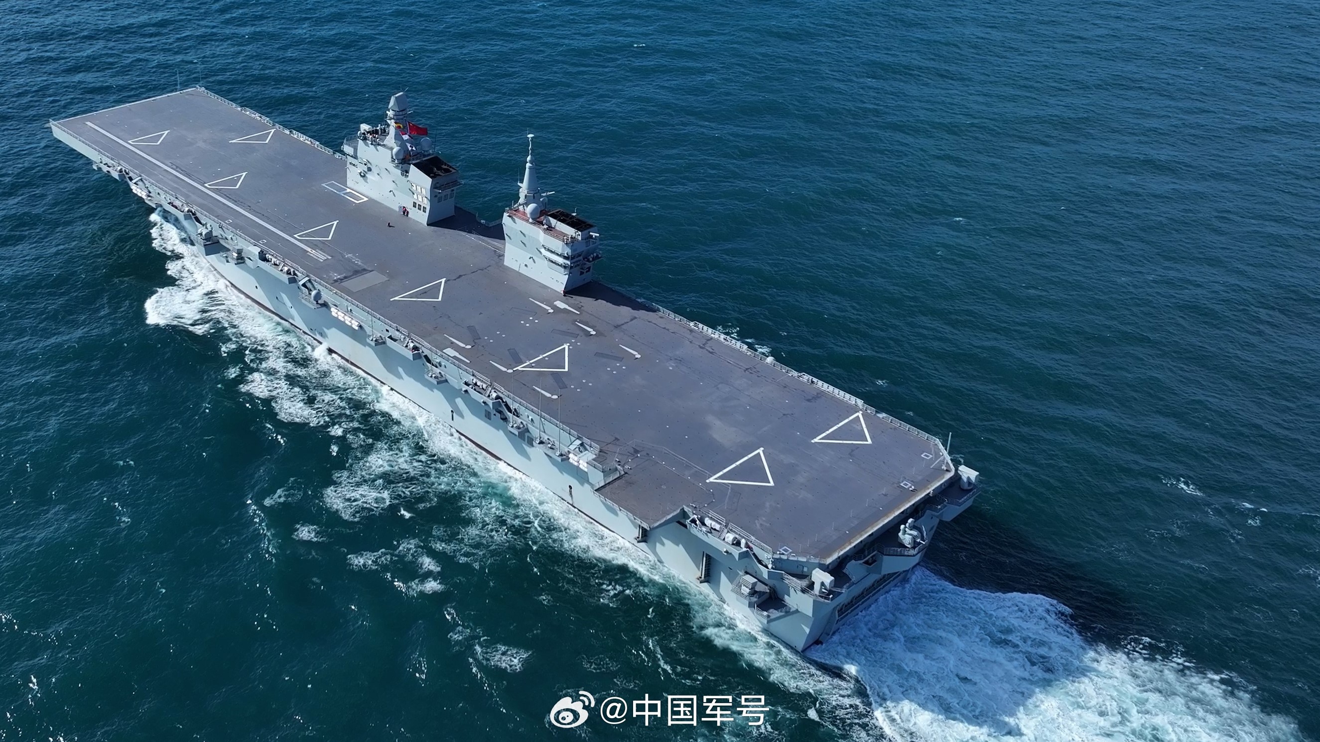 四川舰首次航行试验完成