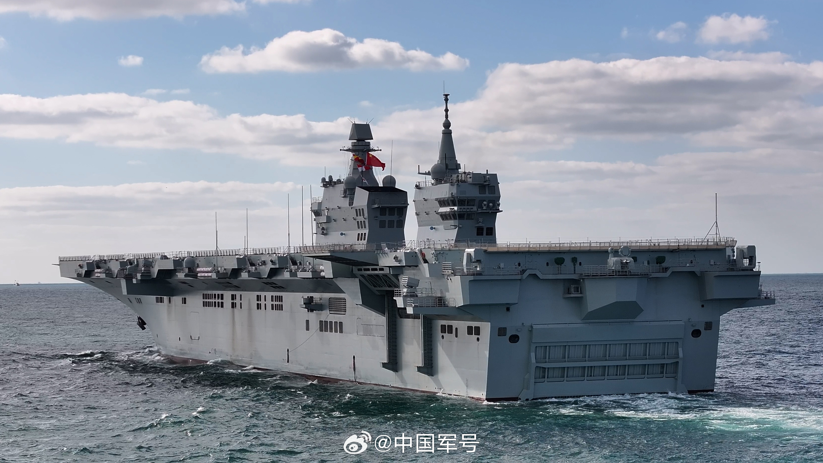 四川舰首次航行试验完成