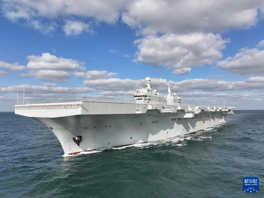 海军四川舰顺利完成首次航行试验