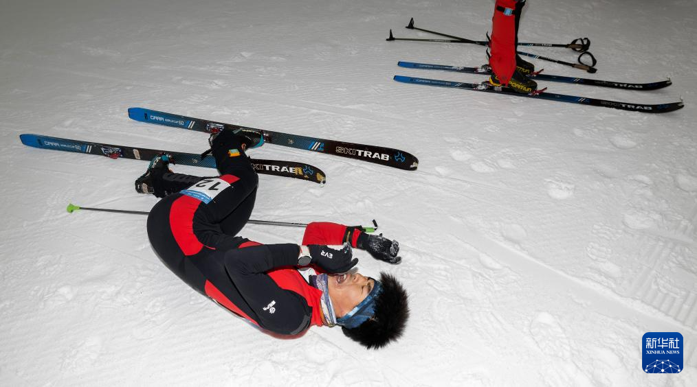 滑雪登山——2025年全国挑战赛在崇礼举行