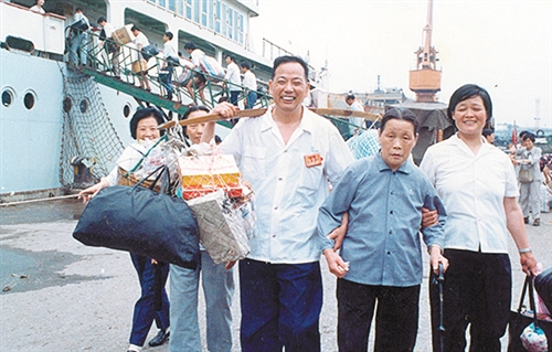 “小扁担精神”创始人杨怀远