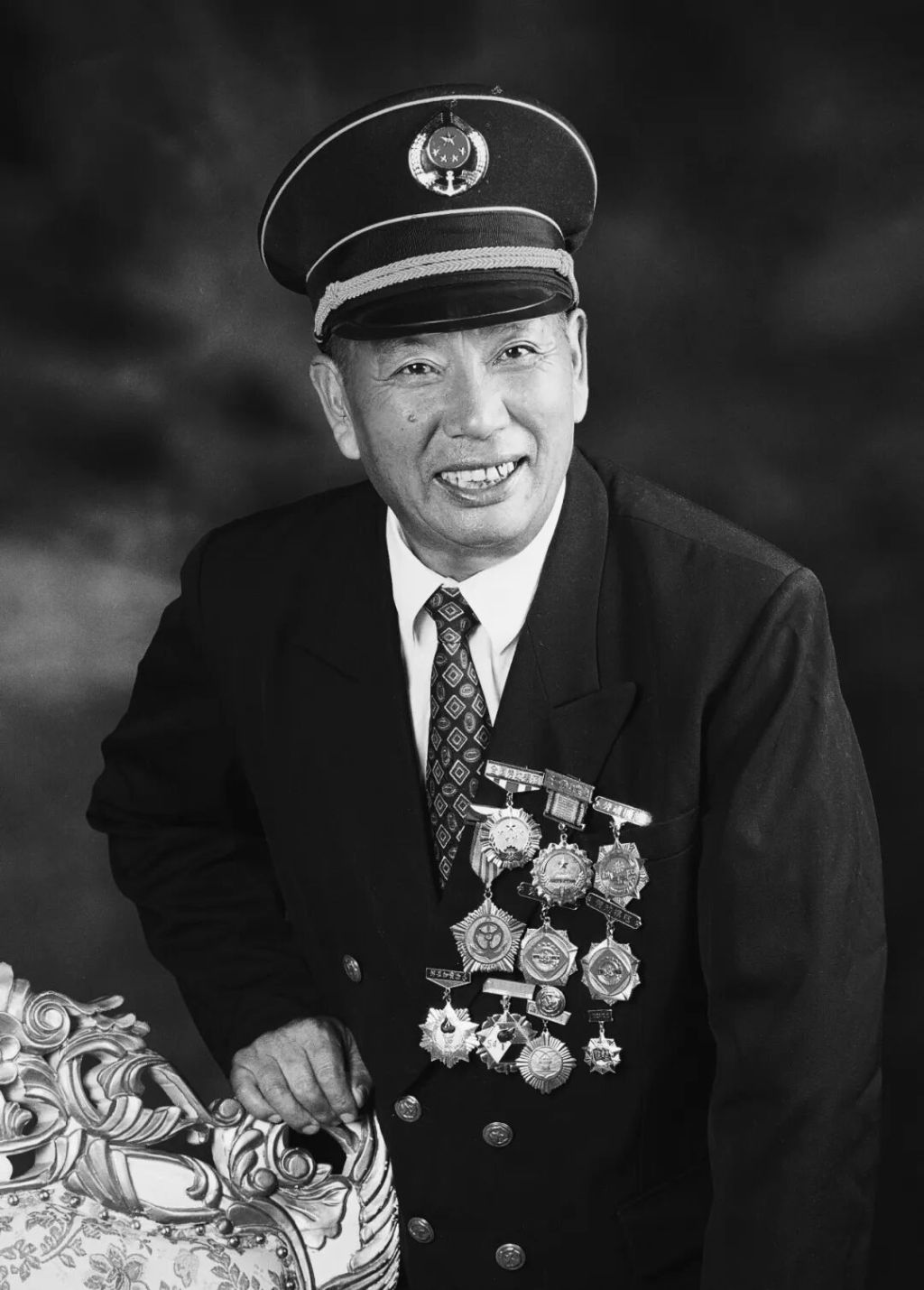 “小扁担精神”创始人杨怀远