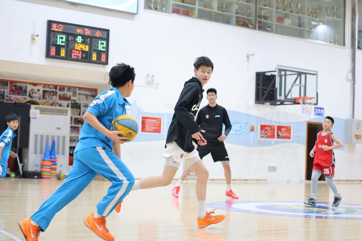 趣味运动会走进北京小学