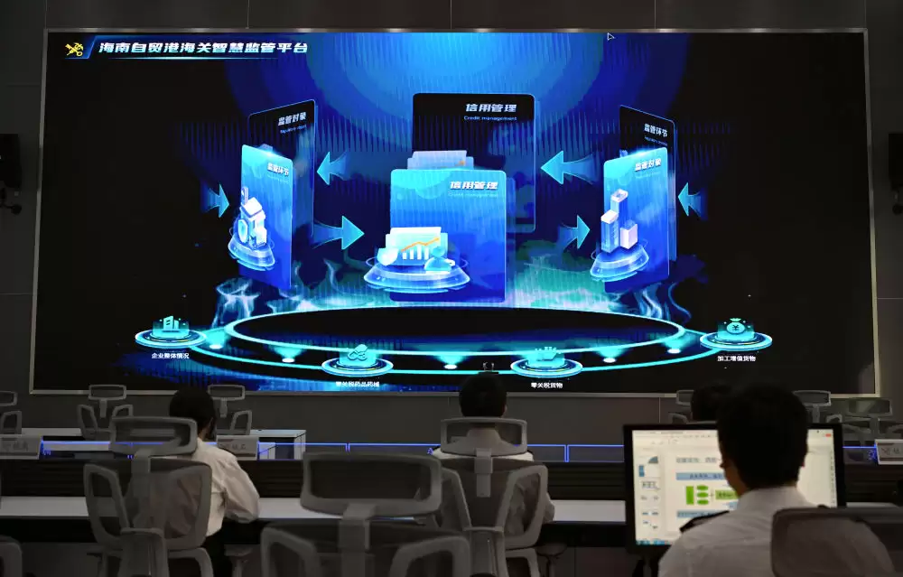 海阔千帆竞 潮涌自贸港