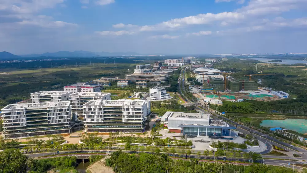 海阔千帆竞 潮涌自贸港