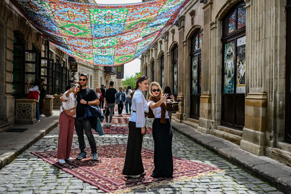 拿起护照去旅行