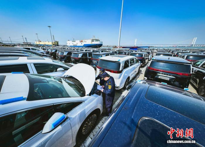 前11个月广州外贸进出口达1.13万亿元