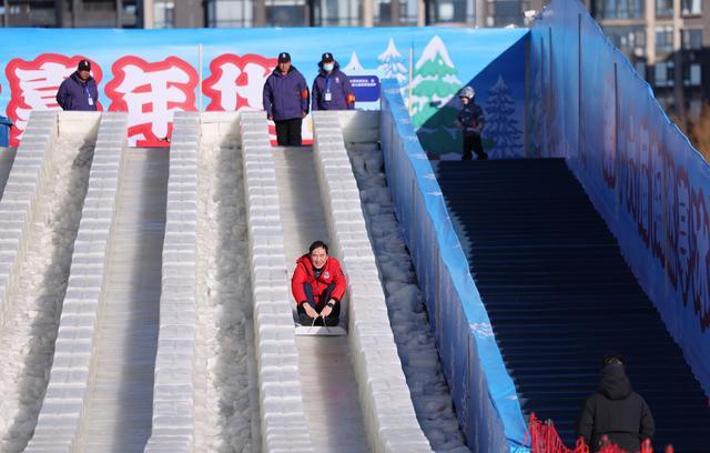 陶然亭冰雪嘉年华明起试营业